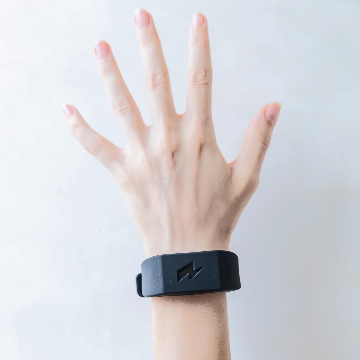 CoolFire Vibration Bracelet Watch Deep Sleeper & Vibrate with USB Char –  JUNELILYBEAUTY
